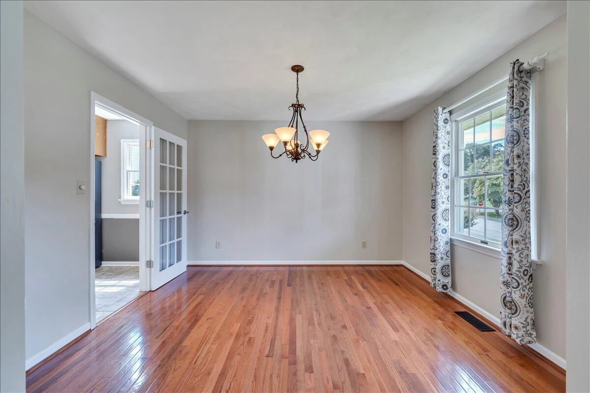 2424 Olde Salem DR - Photo 10
