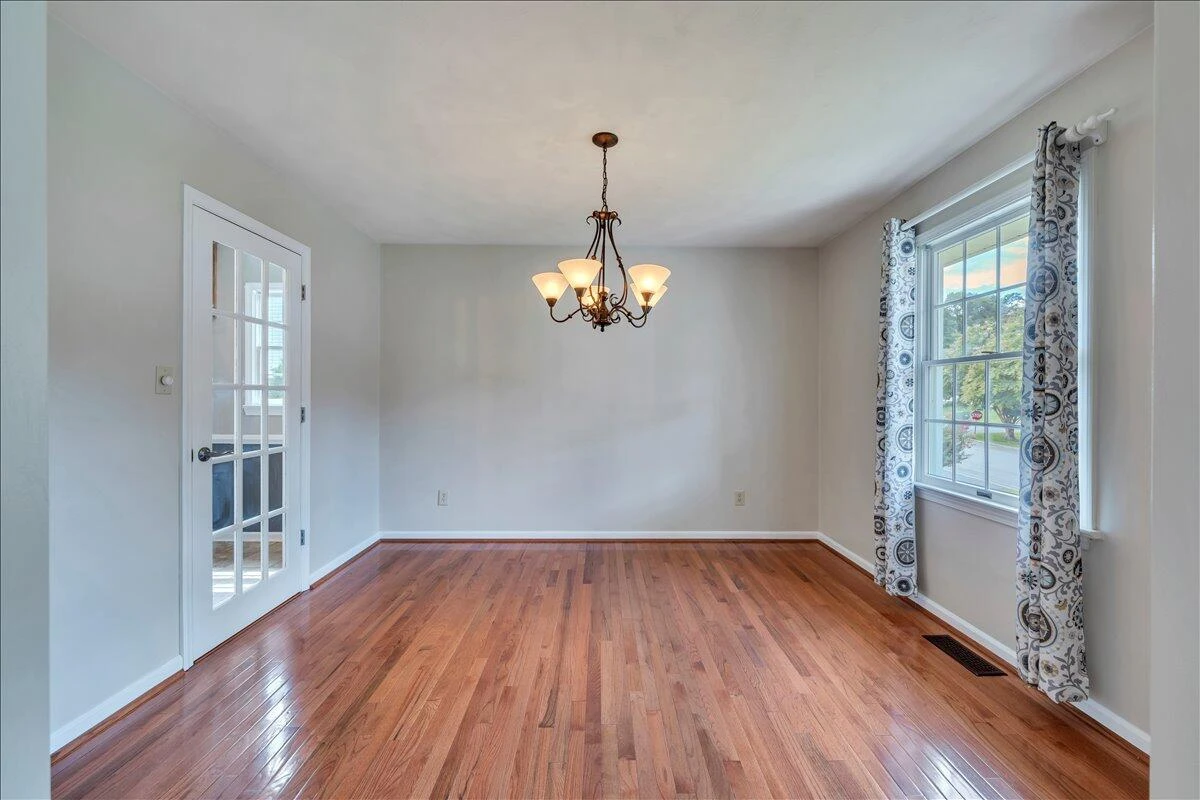 2424 Olde Salem DR - Photo 11
