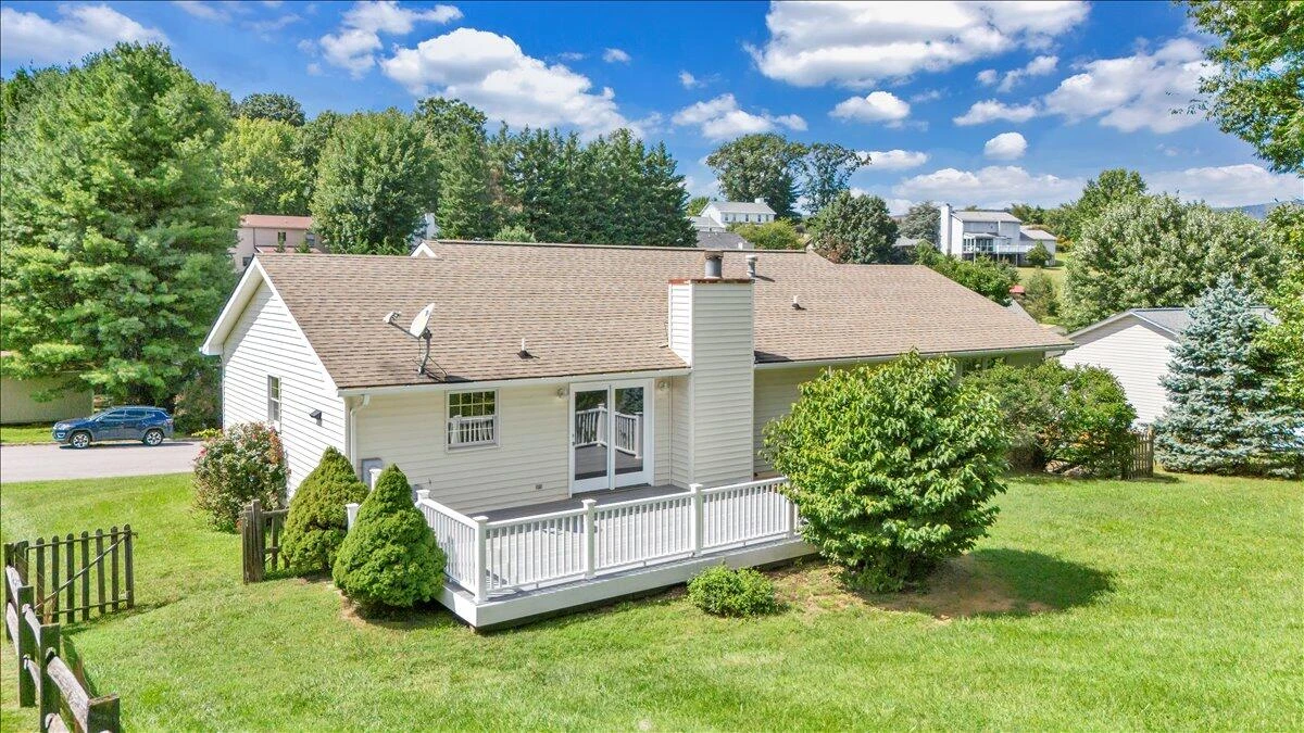 2424 Olde Salem DR - Photo 2