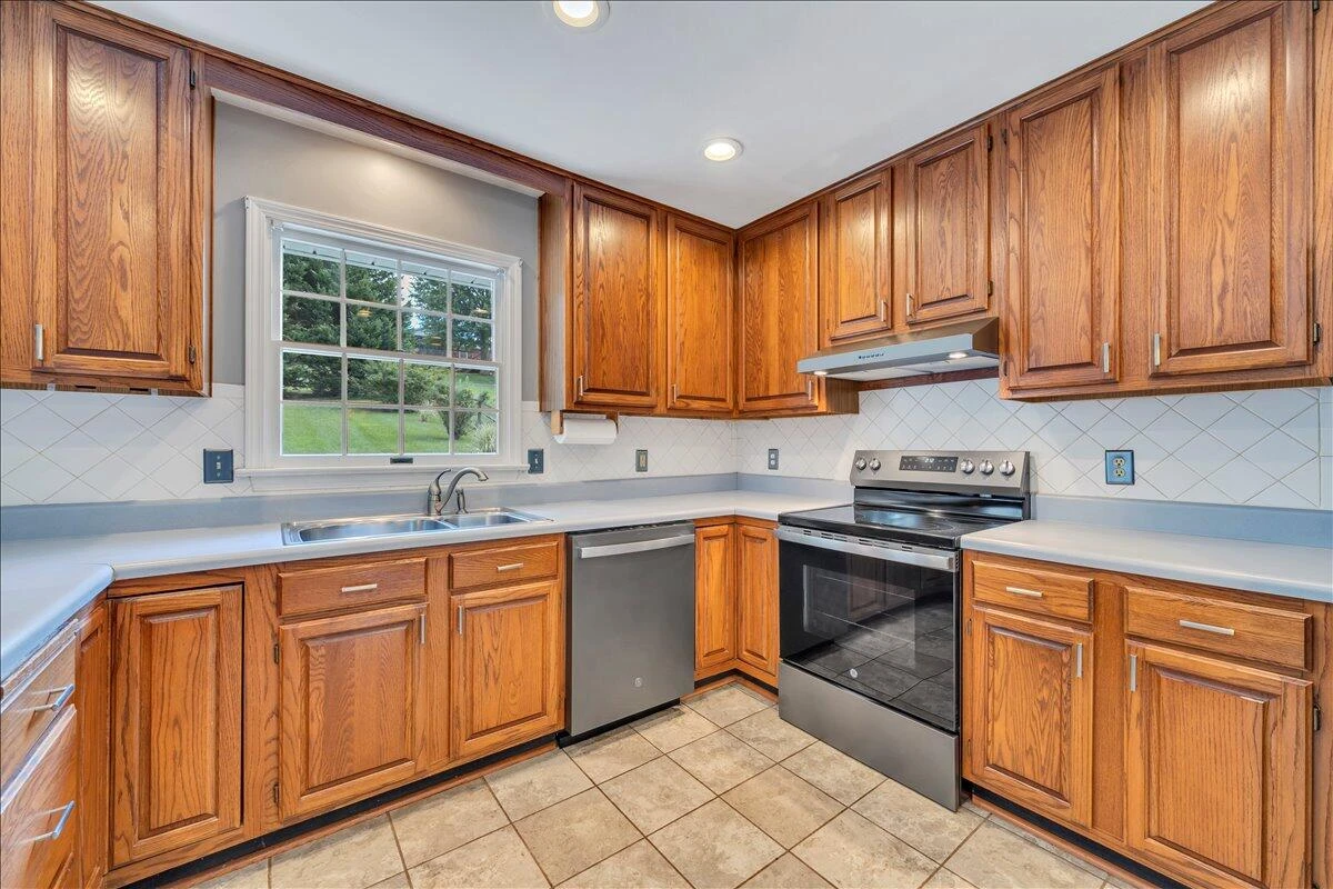 2424 Olde Salem DR - Photo 20