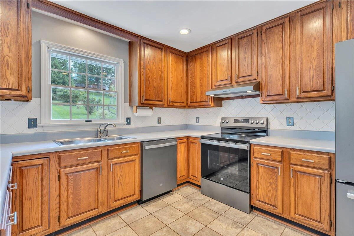 2424 Olde Salem DR - Photo 21