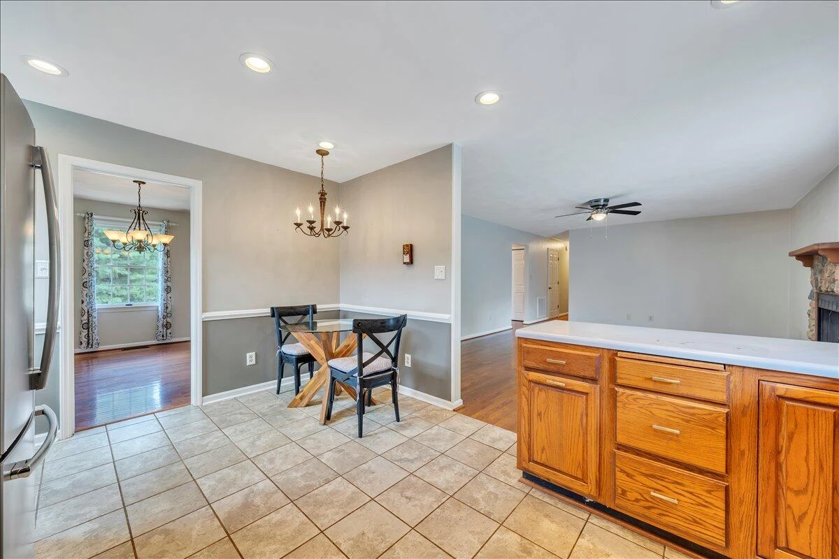 2424 Olde Salem DR - Photo 23