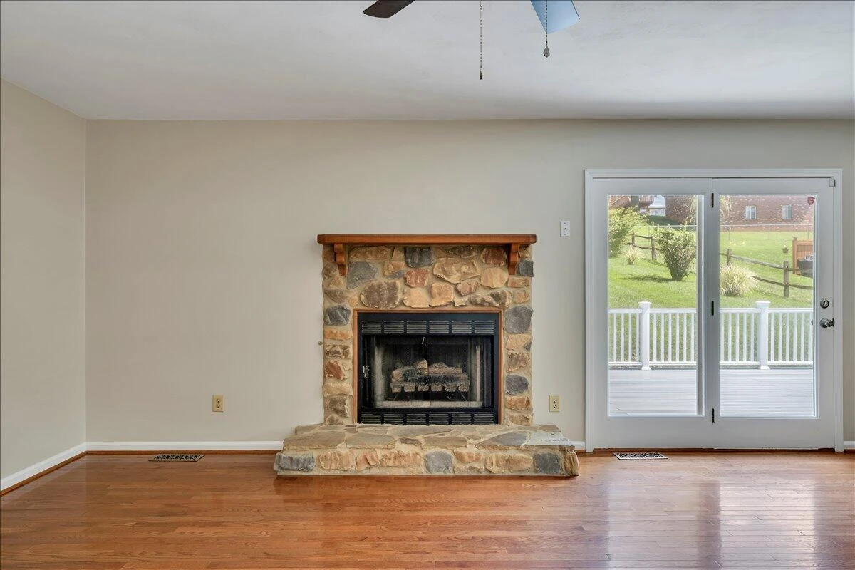 2424 Olde Salem DR - Photo 31