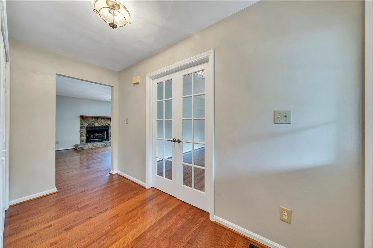 2424 Olde Salem DR - Photo 33