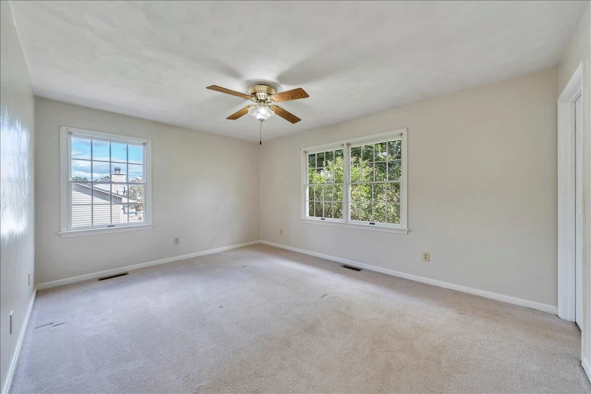 2424 Olde Salem DR - Photo 36
