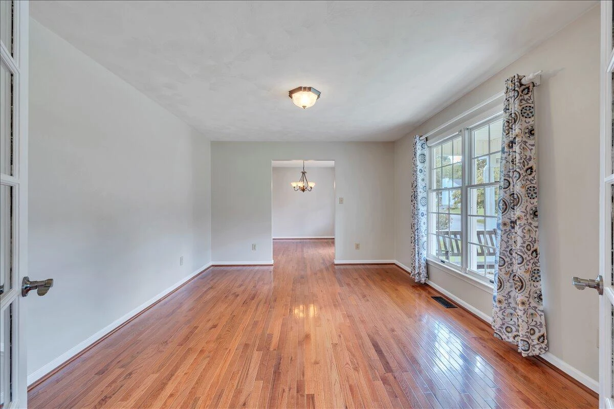 2424 Olde Salem DR - Photo 4
