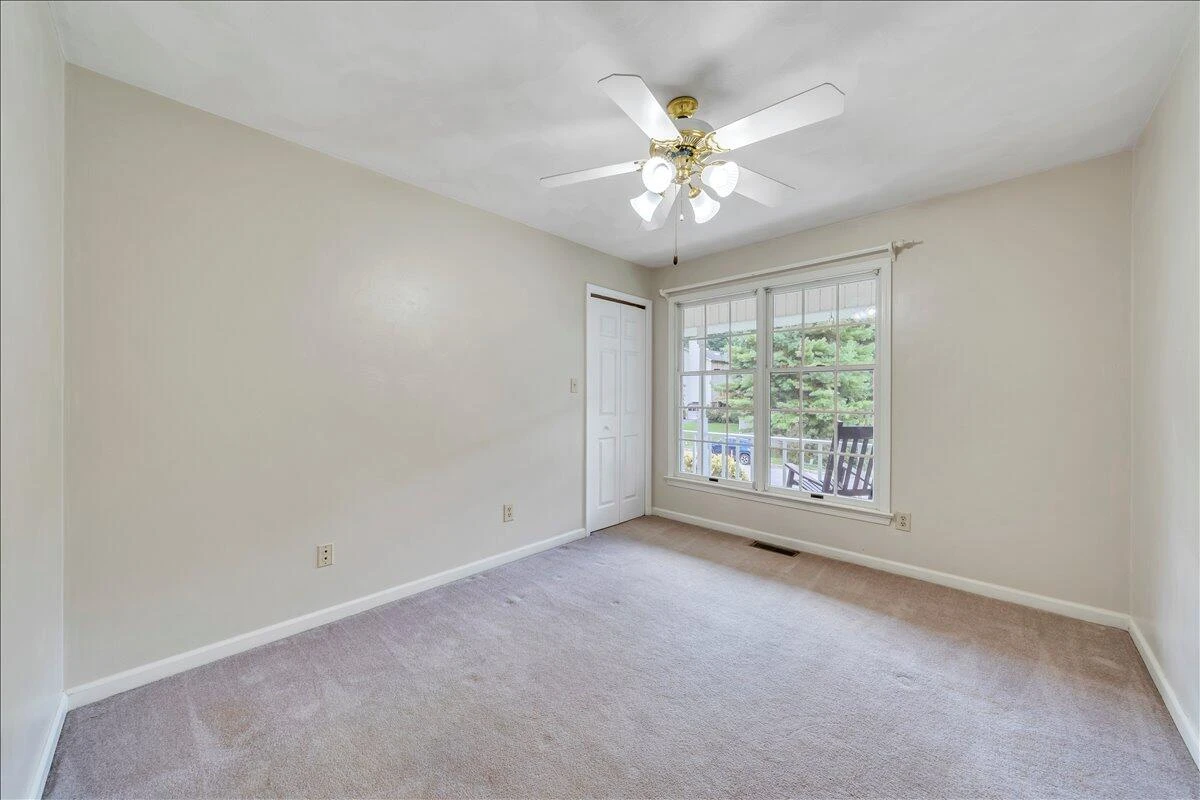 2424 Olde Salem DR - Photo 42