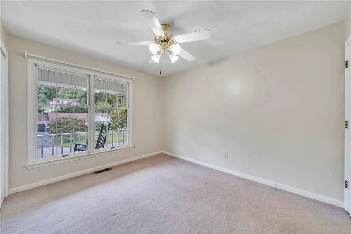 2424 Olde Salem DR - Photo 43