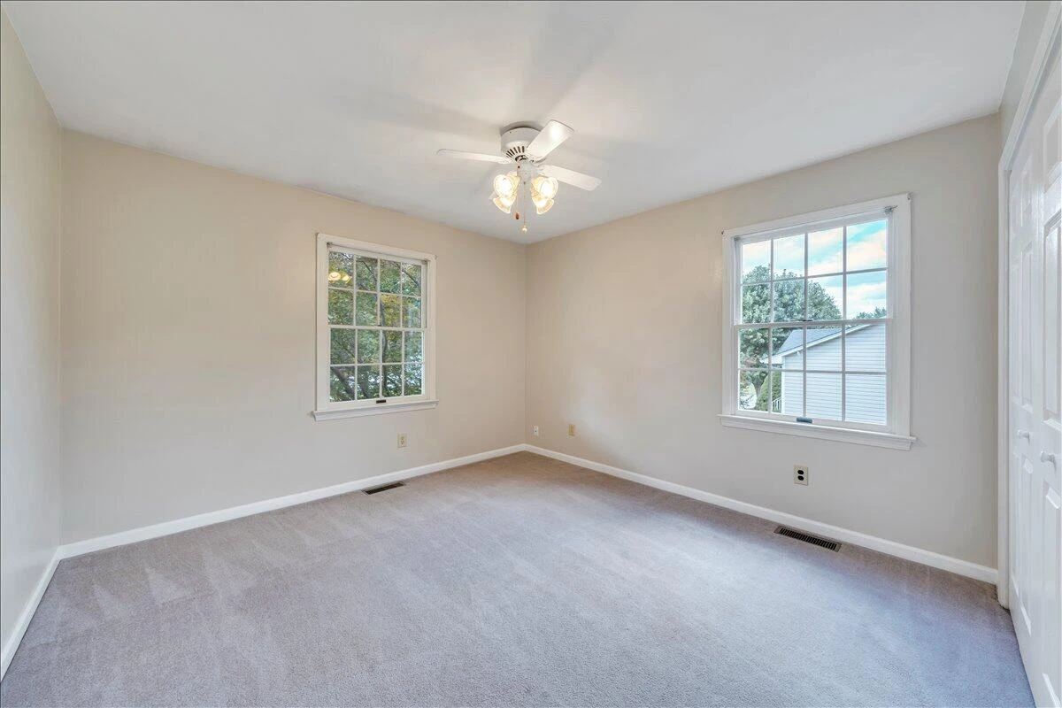 2424 Olde Salem DR - Photo 44