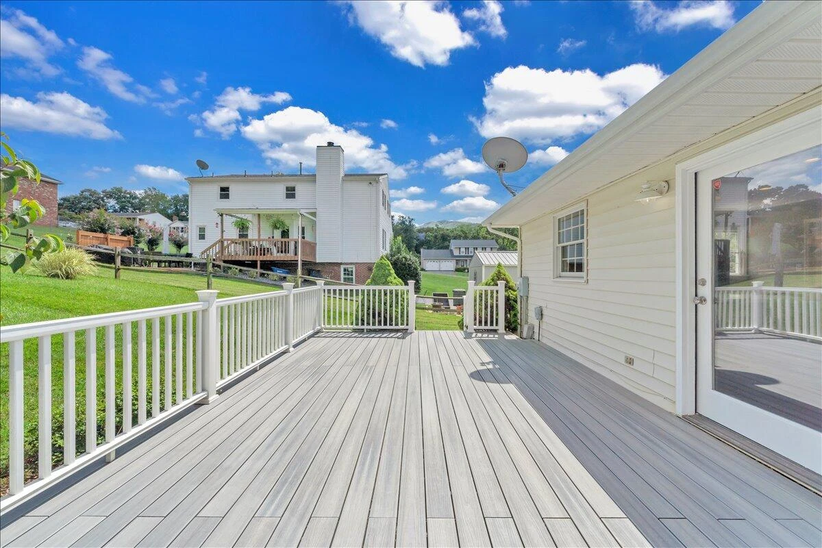 2424 Olde Salem DR - Photo 47
