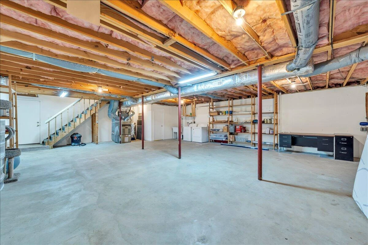 2424 Olde Salem DR - Photo 52