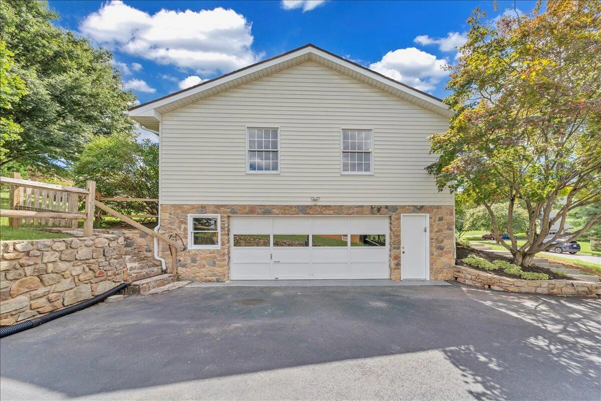 2424 Olde Salem DR - Photo 67