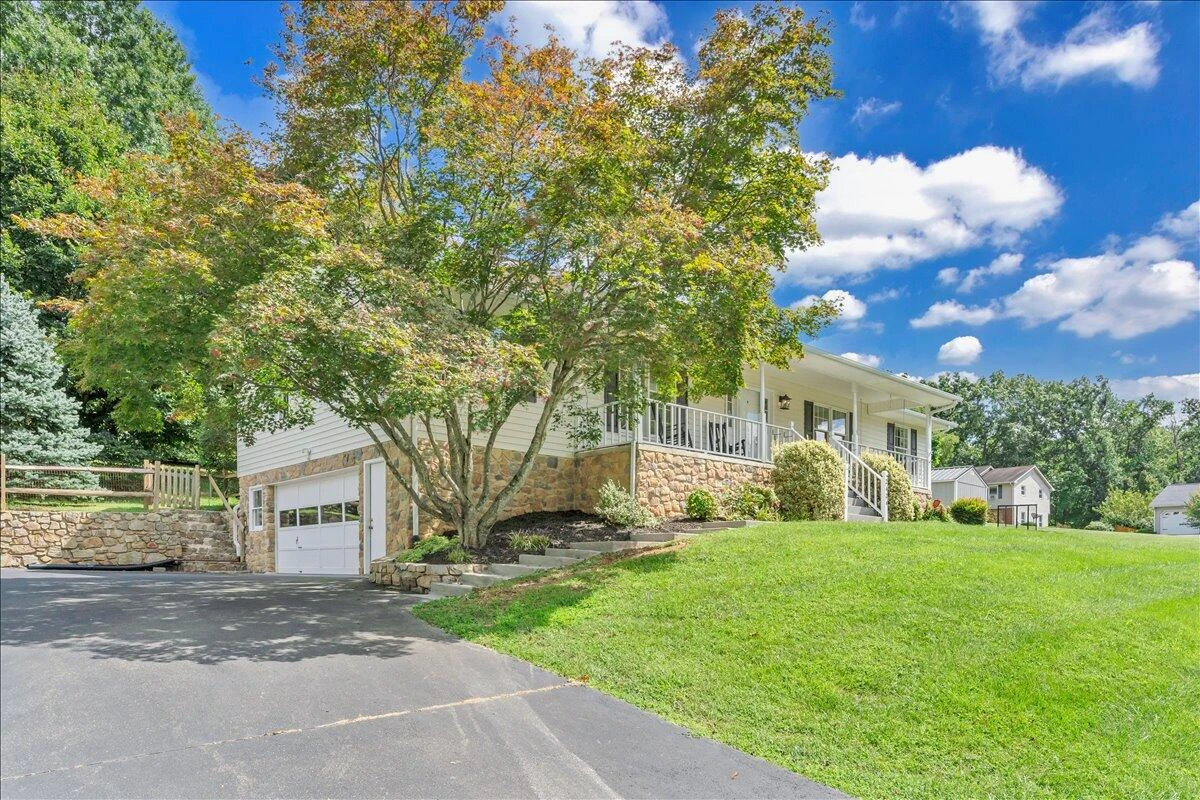 2424 Olde Salem DR - Photo 68