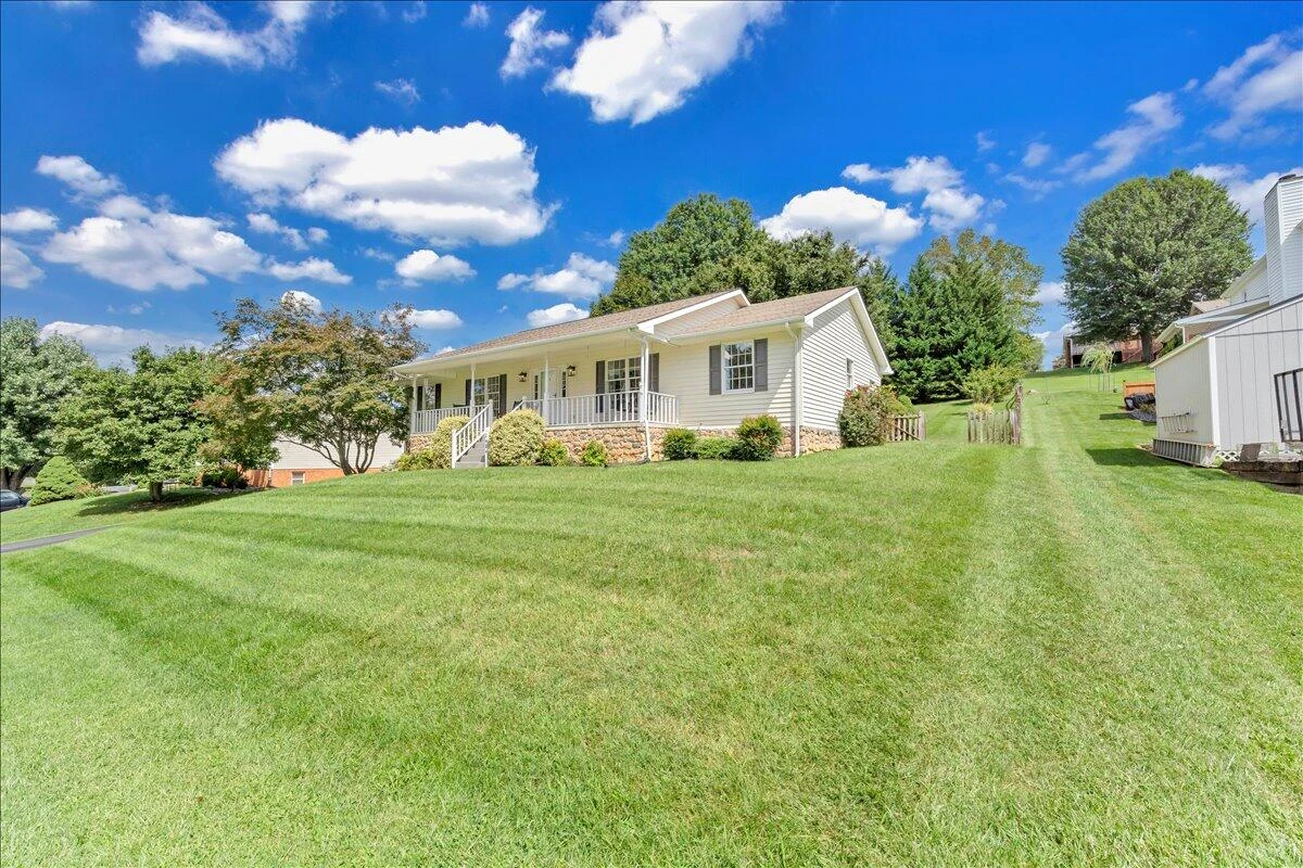 2424 Olde Salem DR - Photo 73