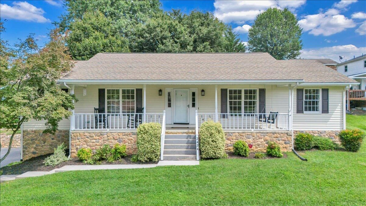 2424 Olde Salem DR - Photo 80