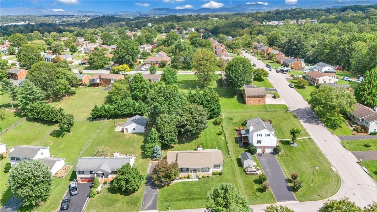 2424 Olde Salem DR - Photo 85