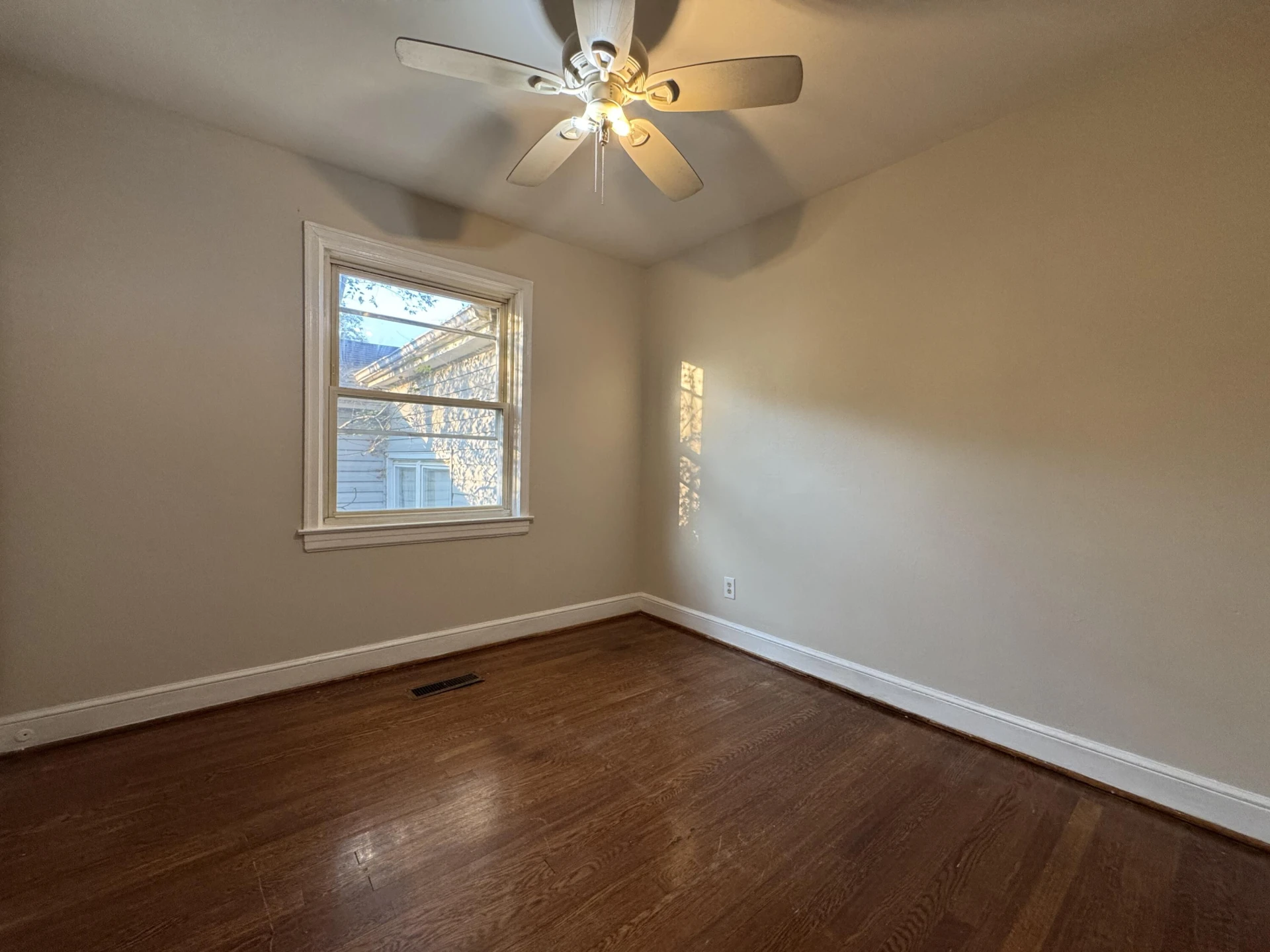 403 Liberty RD NE - Photo 12