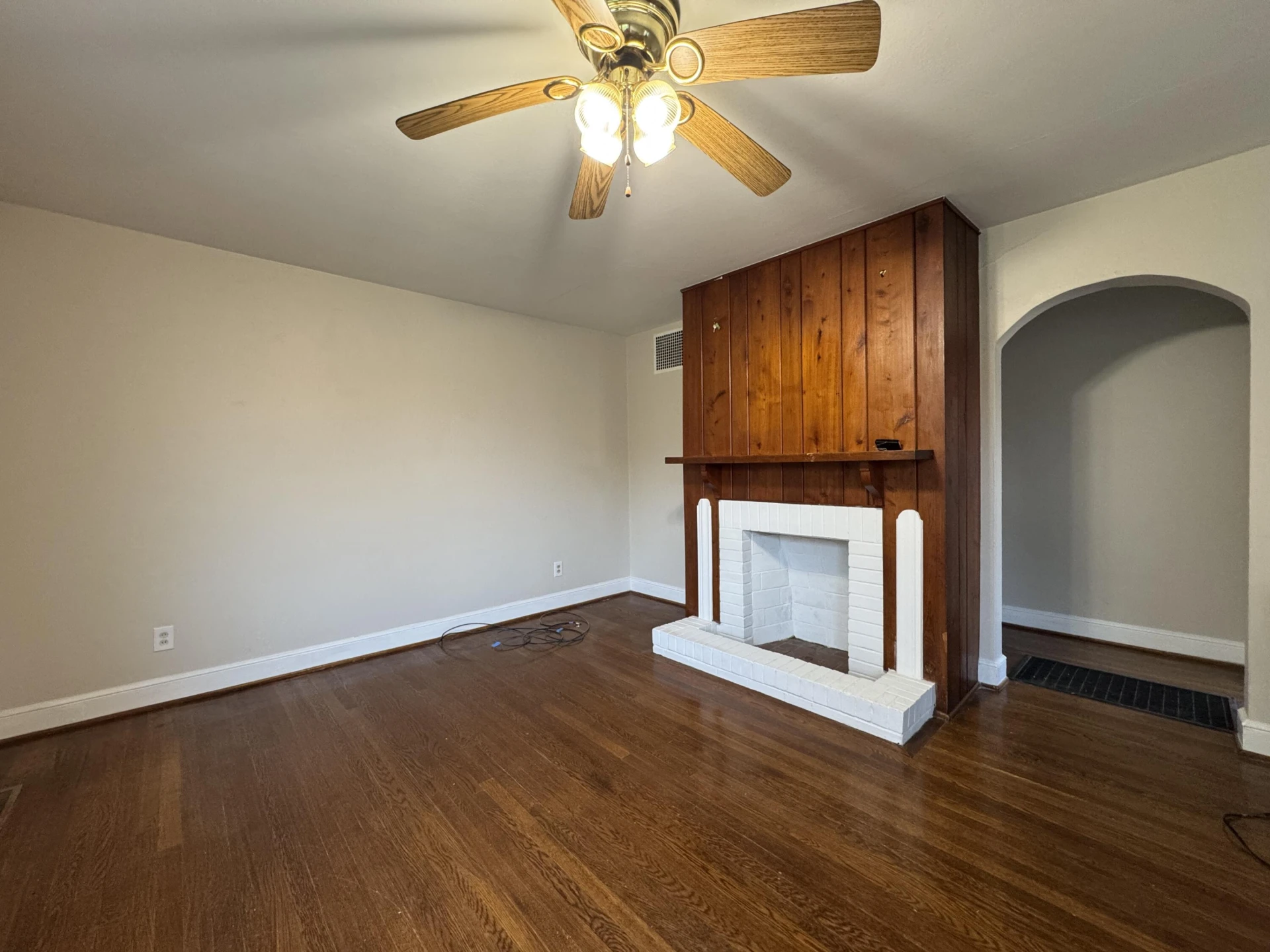 403 Liberty RD NE - Photo 4