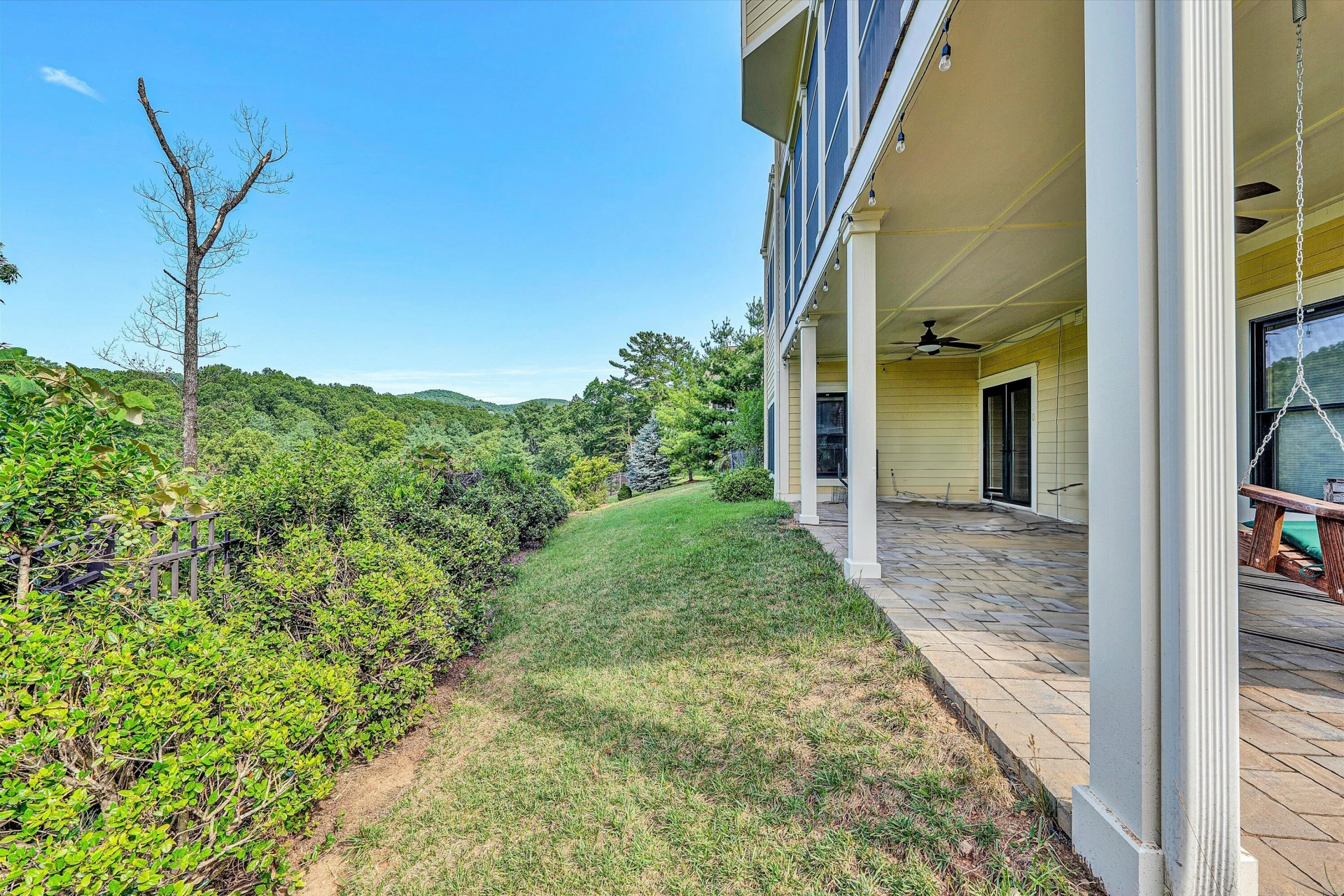 6060 Roycroft DR - Photo 13