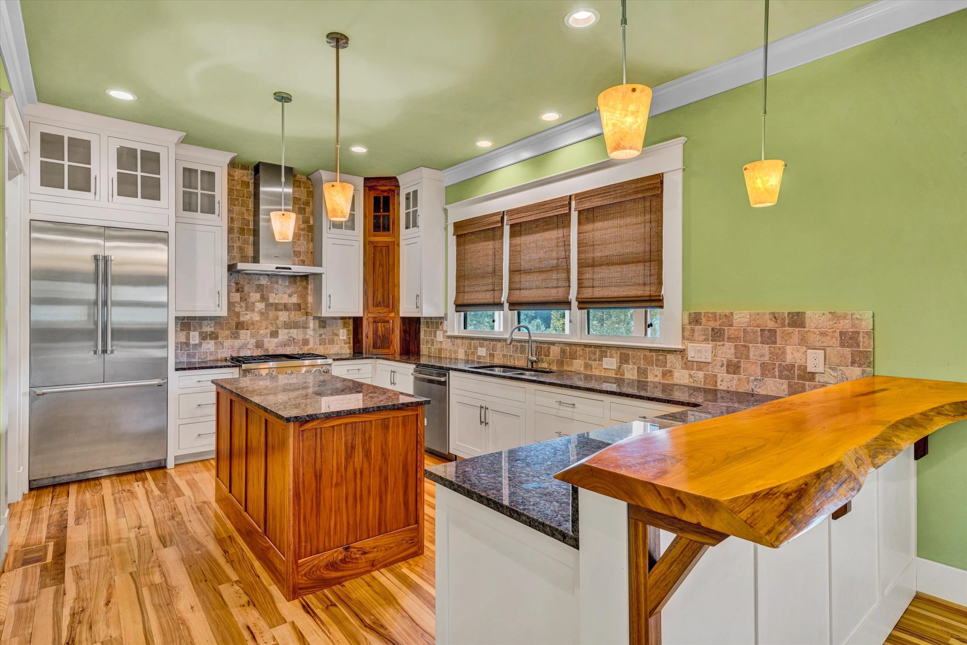6060 Roycroft DR - Photo 4
