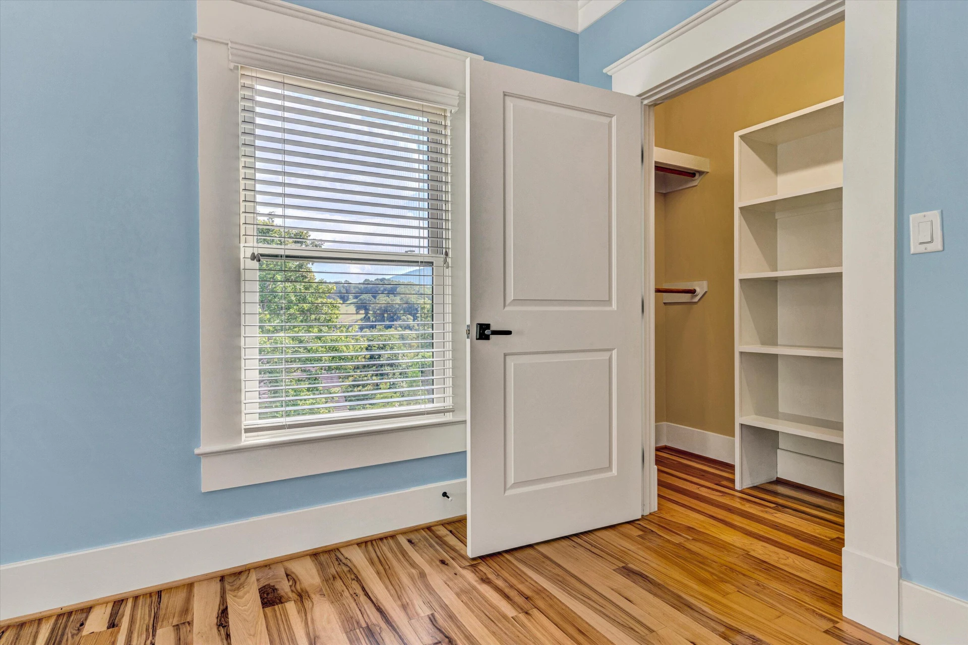 6060 Roycroft DR - Photo 42