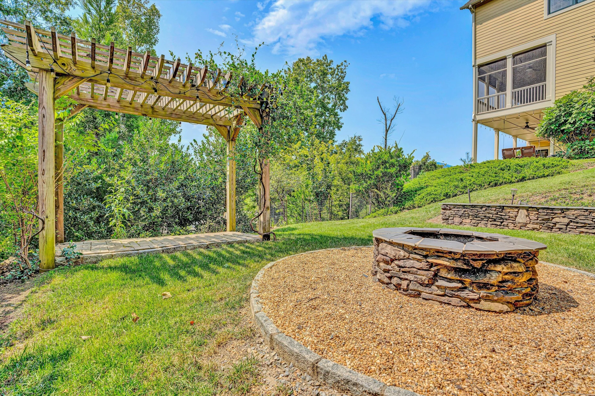 6060 Roycroft DR - Photo 58