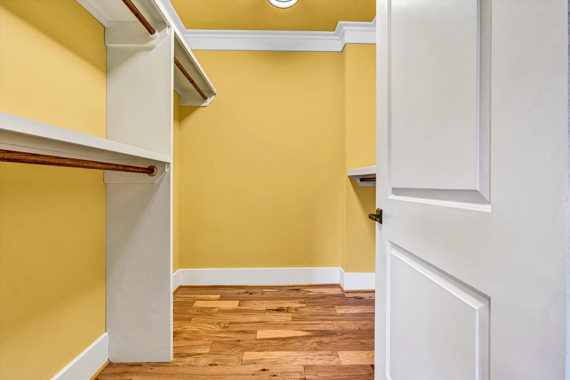 6060 Roycroft DR - Photo 60