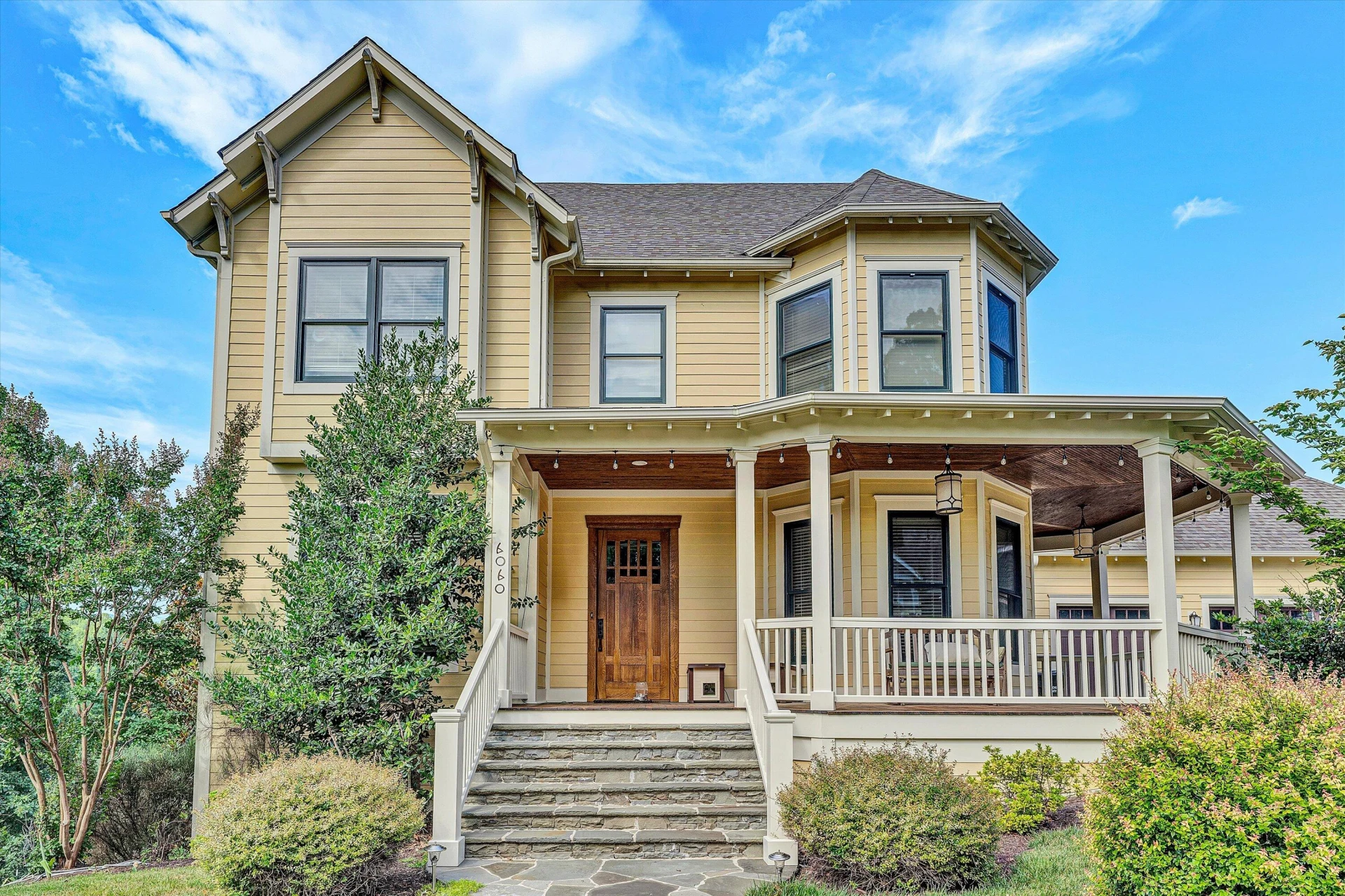 6060 Roycroft DR - Photo 8