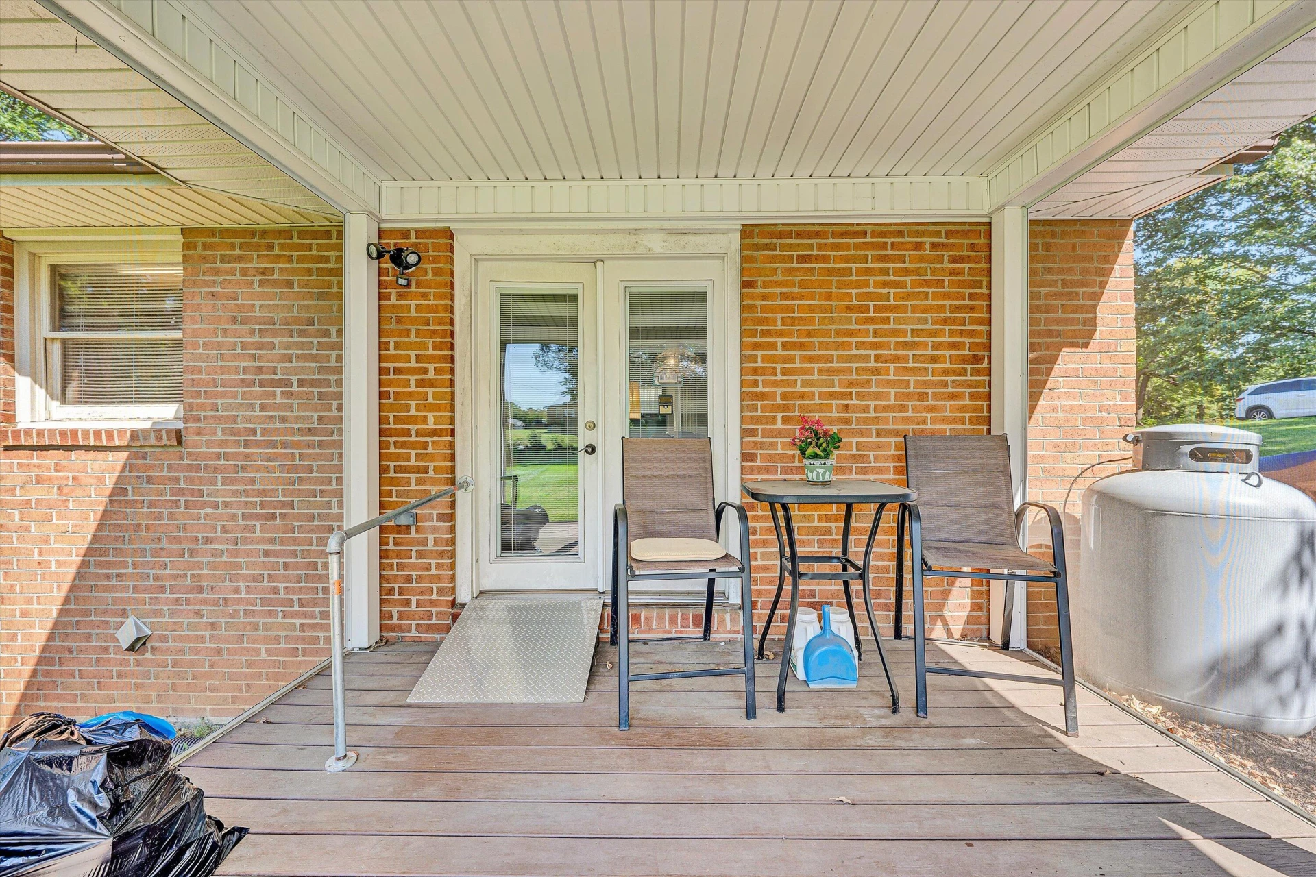 573 Crestland DR - Photo 10