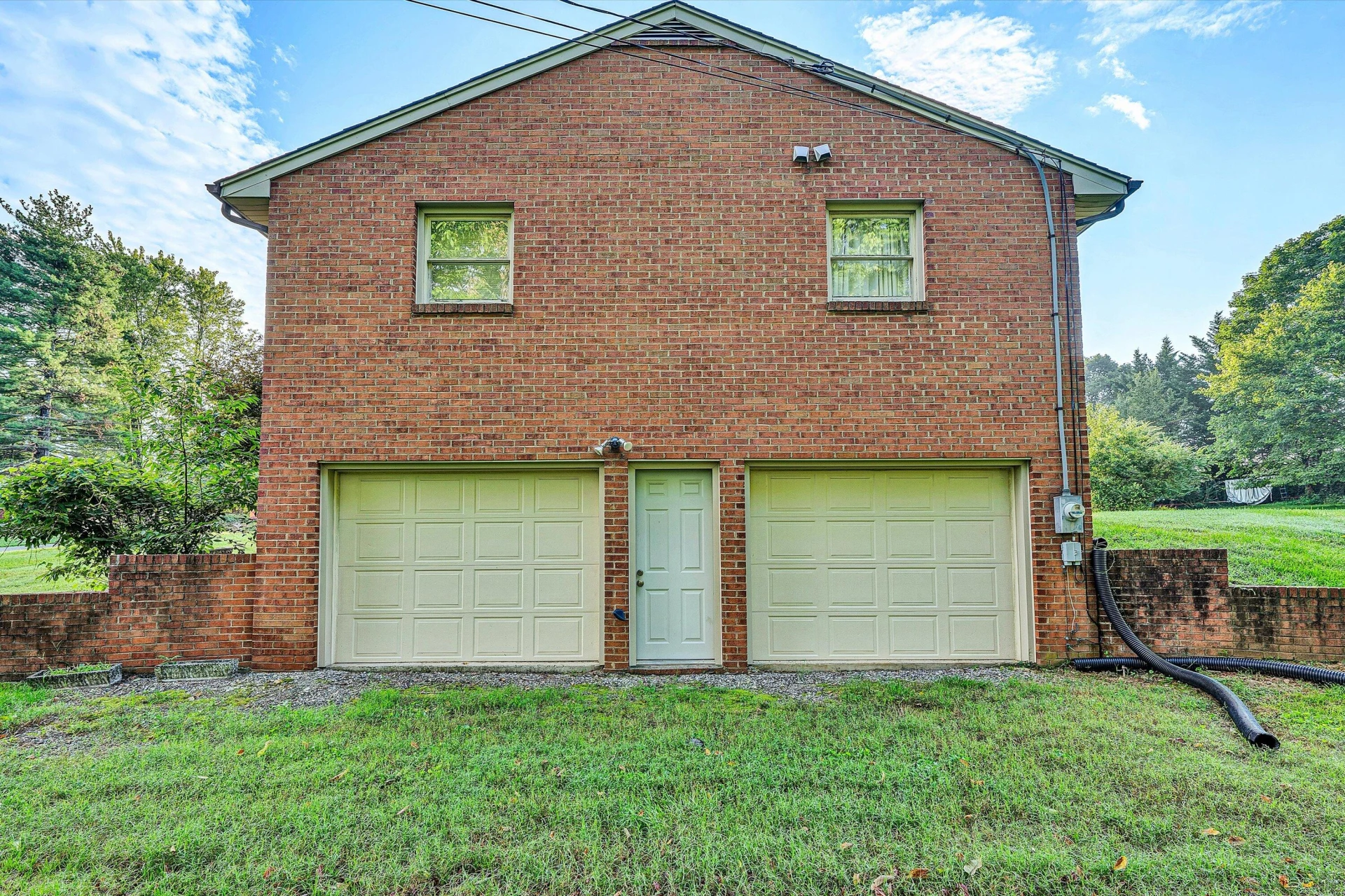 573 Crestland DR - Photo 6