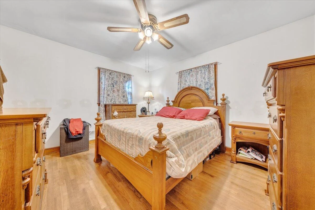 4133 Fielding AVE NW - Photo 15