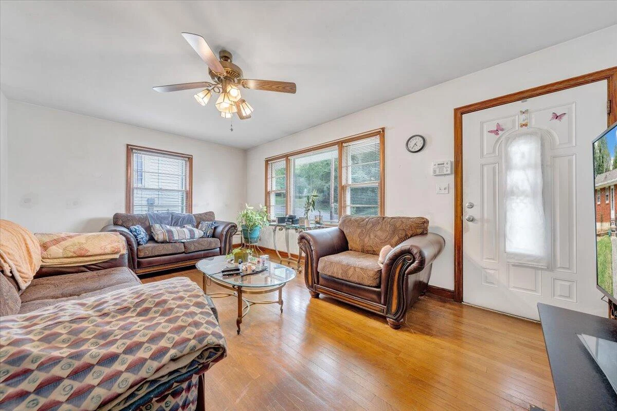 4133 Fielding AVE NW - Photo 2