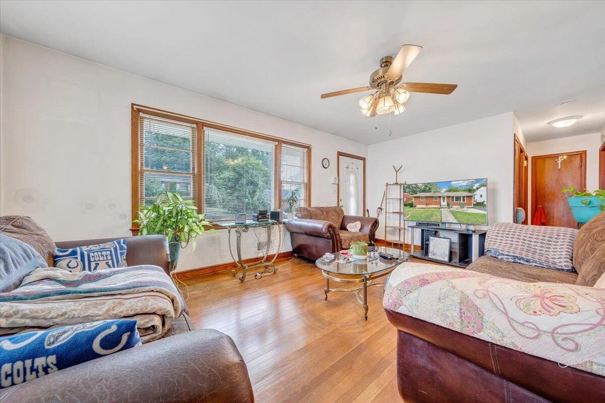 4133 Fielding AVE NW - Photo 4