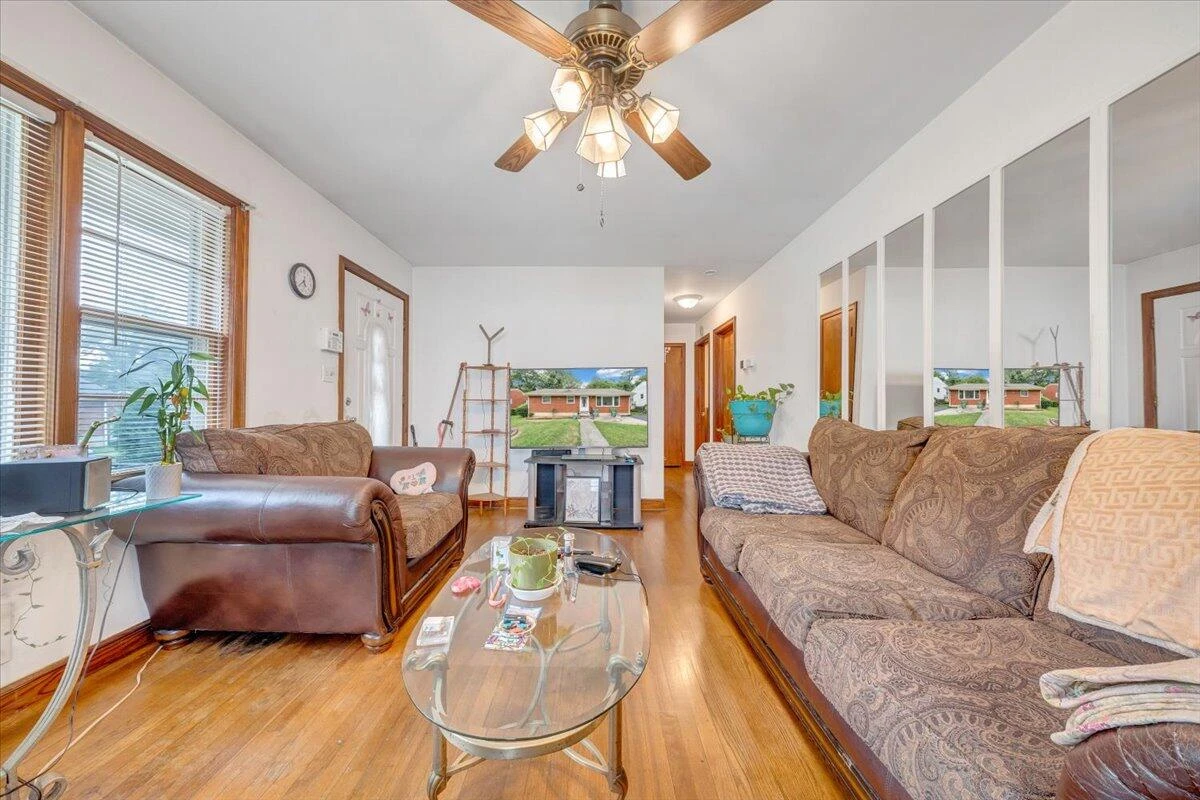 4133 Fielding AVE NW - Photo 5