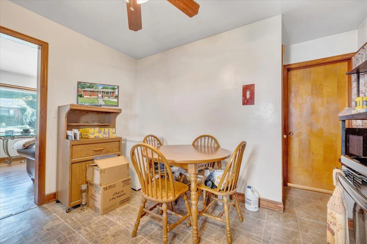 4133 Fielding AVE NW - Photo 7