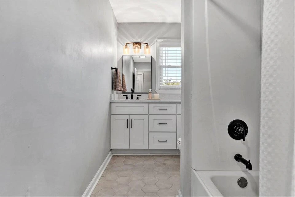 1434 NARCISSUS ST - Photo 10