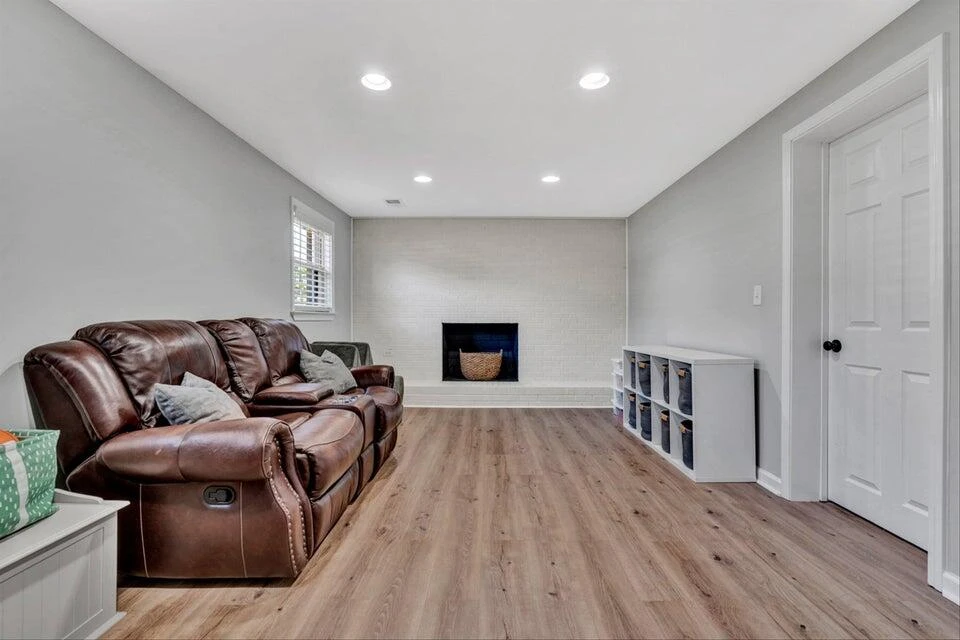 1434 NARCISSUS ST - Photo 17