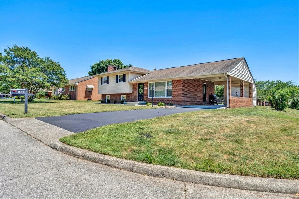 1434 NARCISSUS ST - Photo 2