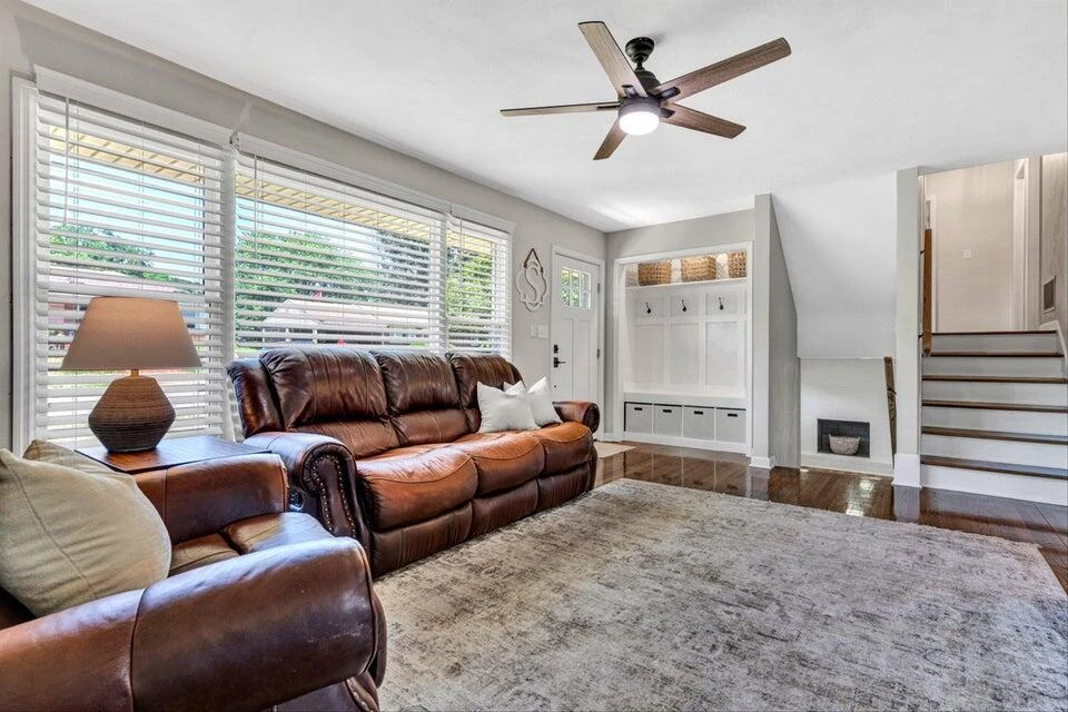 1434 NARCISSUS ST - Photo 3
