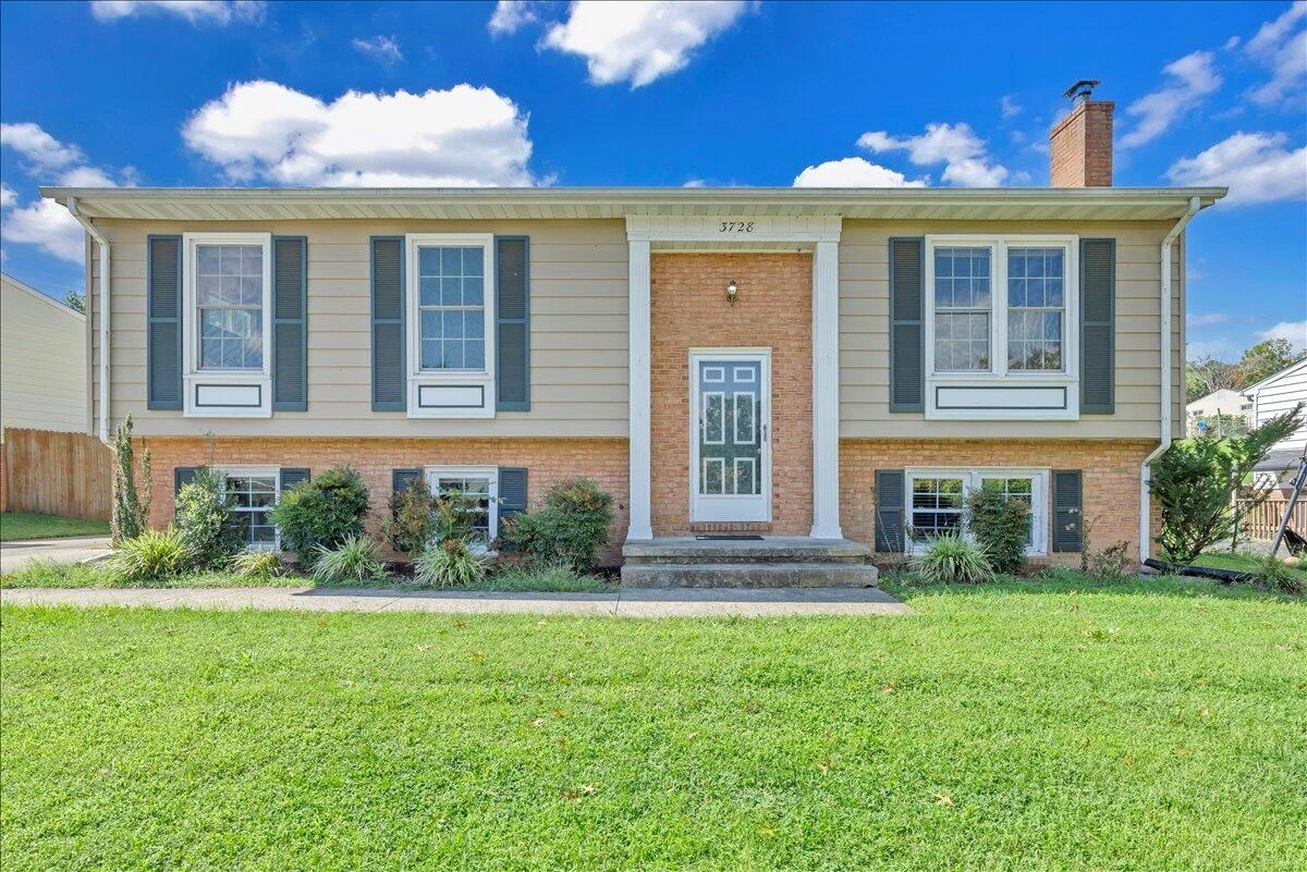 3728 Hyde Park DR