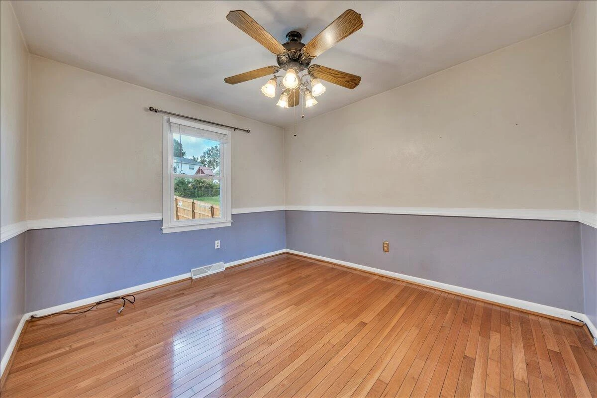 3728 Hyde Park DR - Photo 10