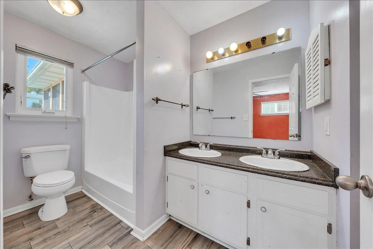 3728 Hyde Park DR - Photo 21