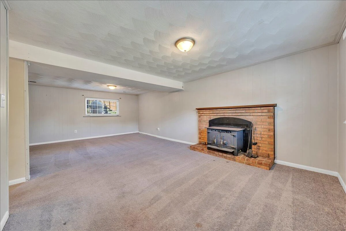 3728 Hyde Park DR - Photo 26