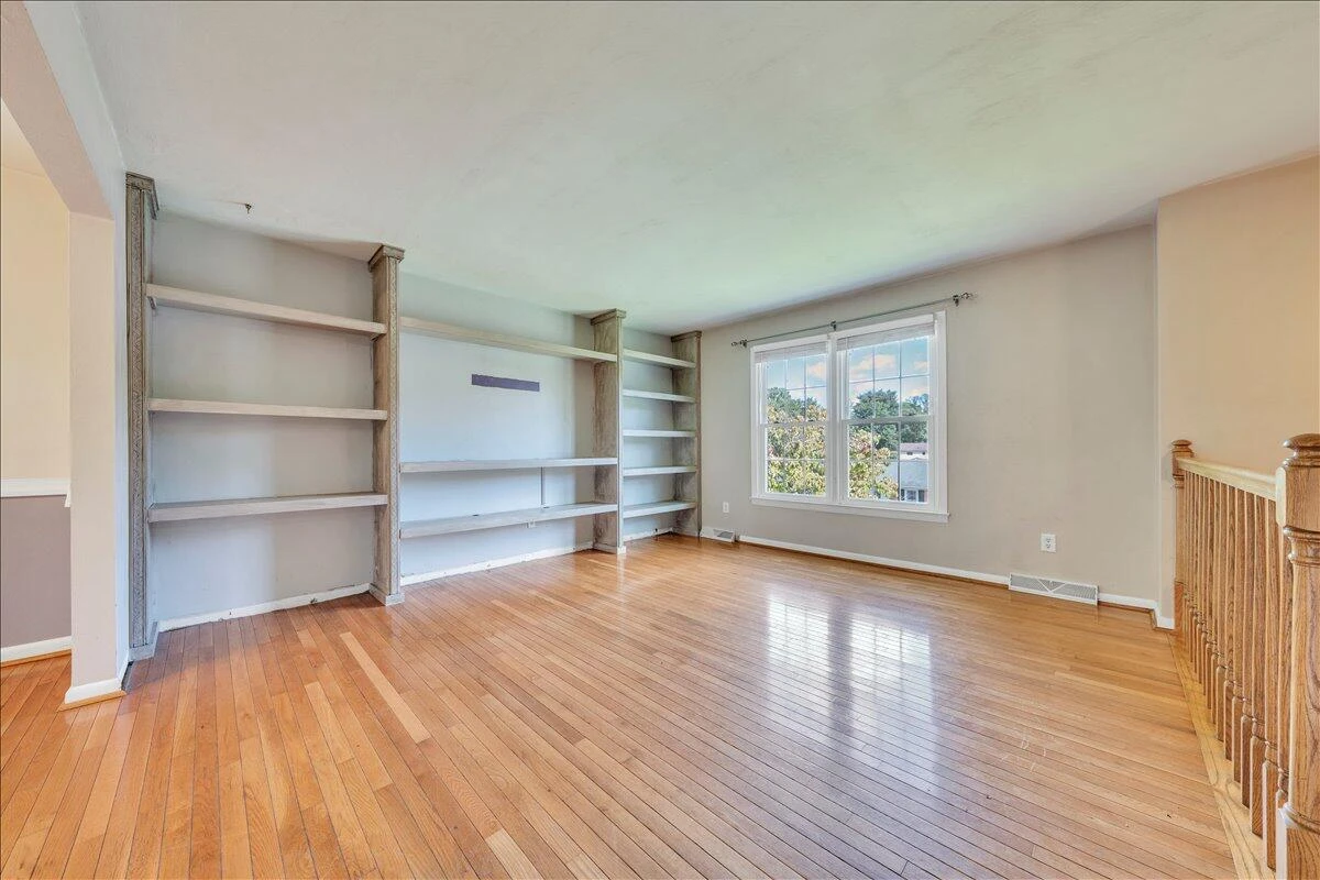 3728 Hyde Park DR - Photo 4