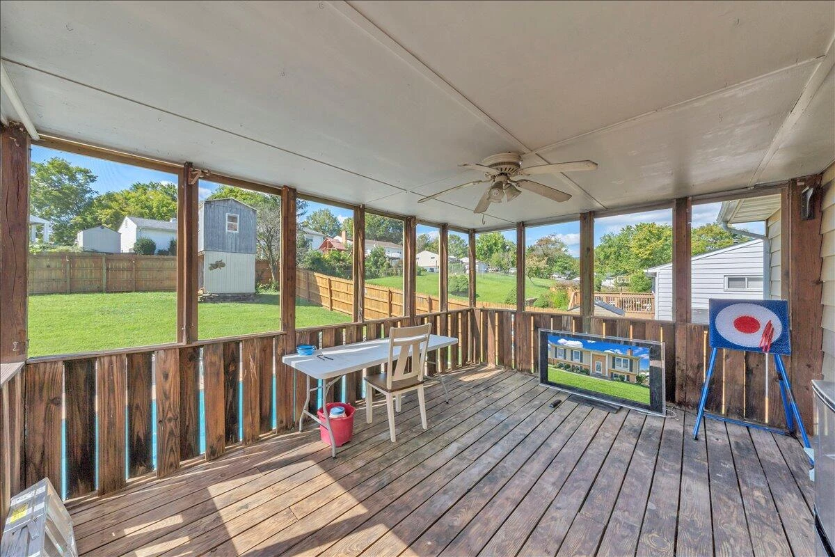 3728 Hyde Park DR - Photo 43