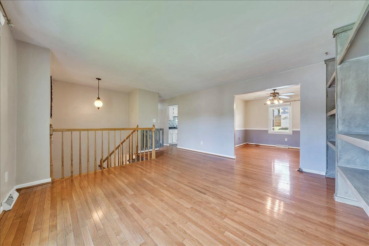 3728 Hyde Park DR - Photo 6