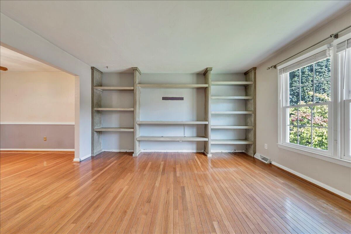 3728 Hyde Park DR - Photo 8