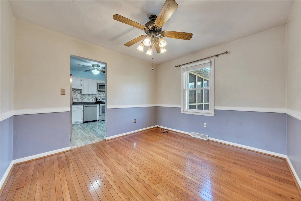 3728 Hyde Park DR - Photo 9