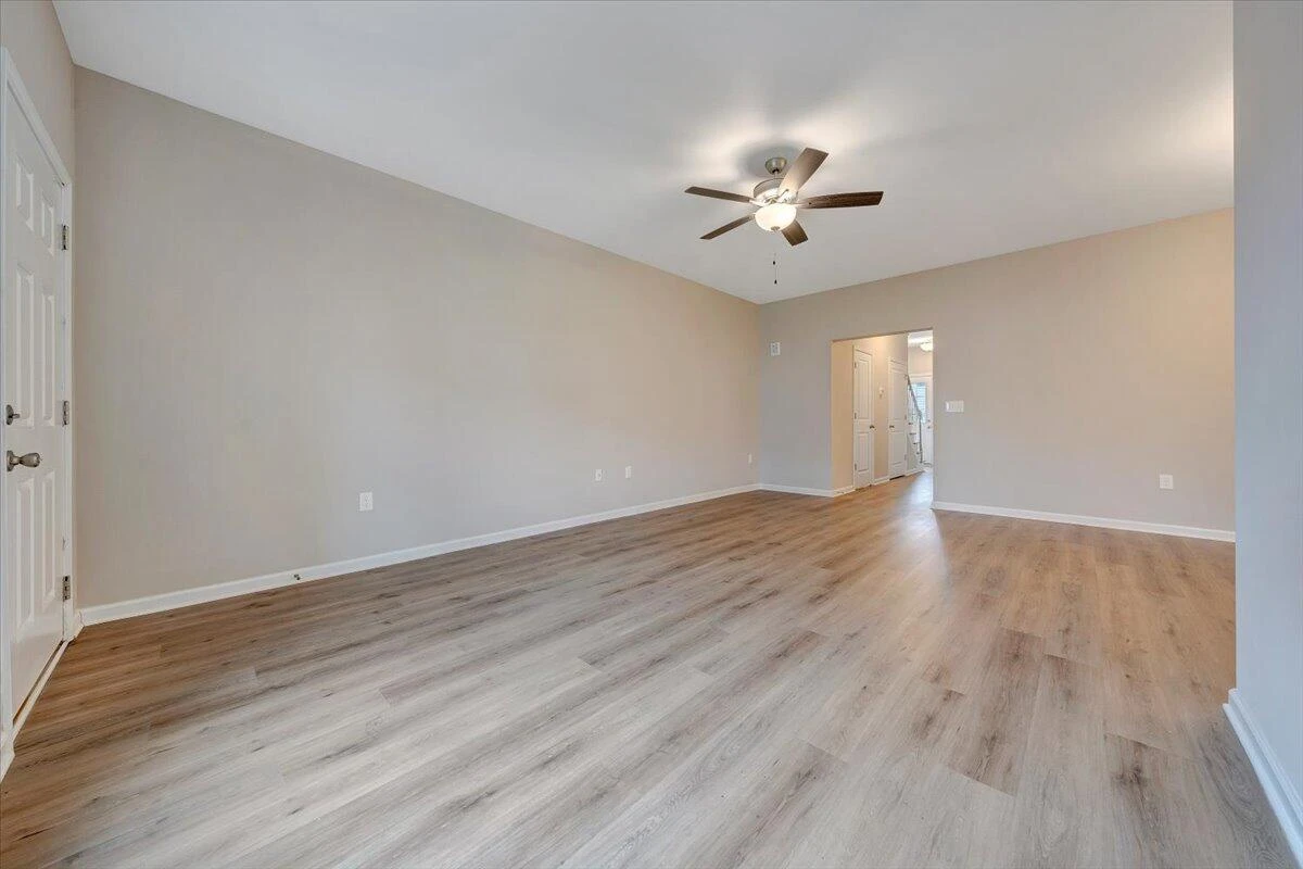 5695 Huntridge RD - Photo 2