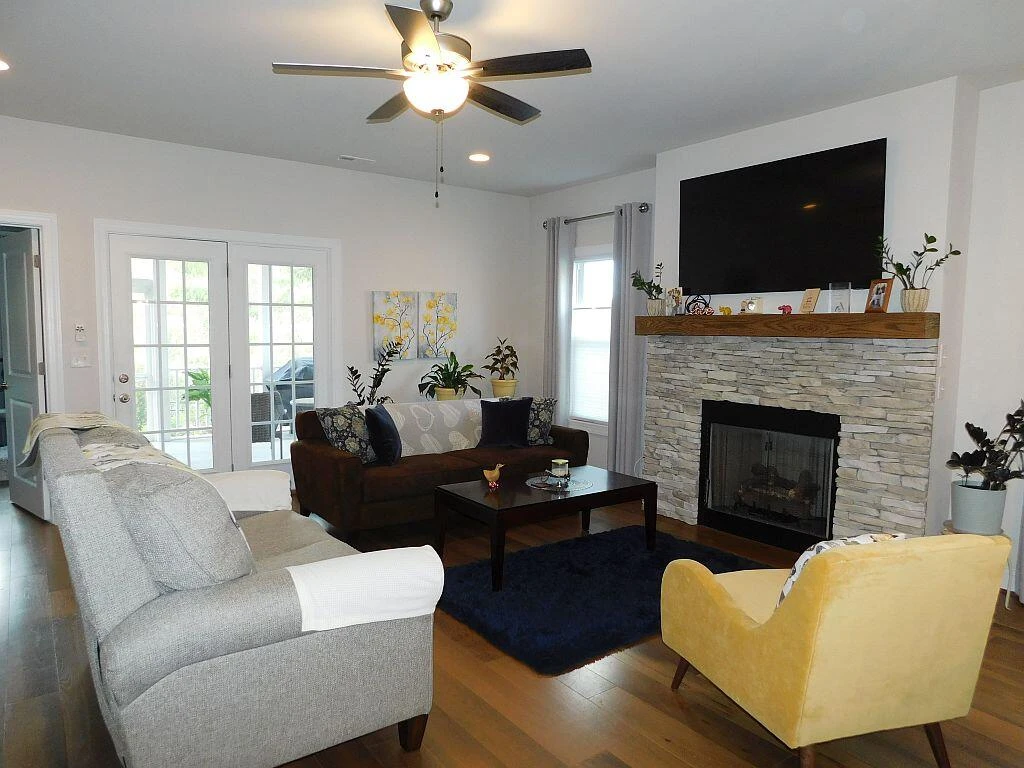 2750 Russlen DR - Photo 3